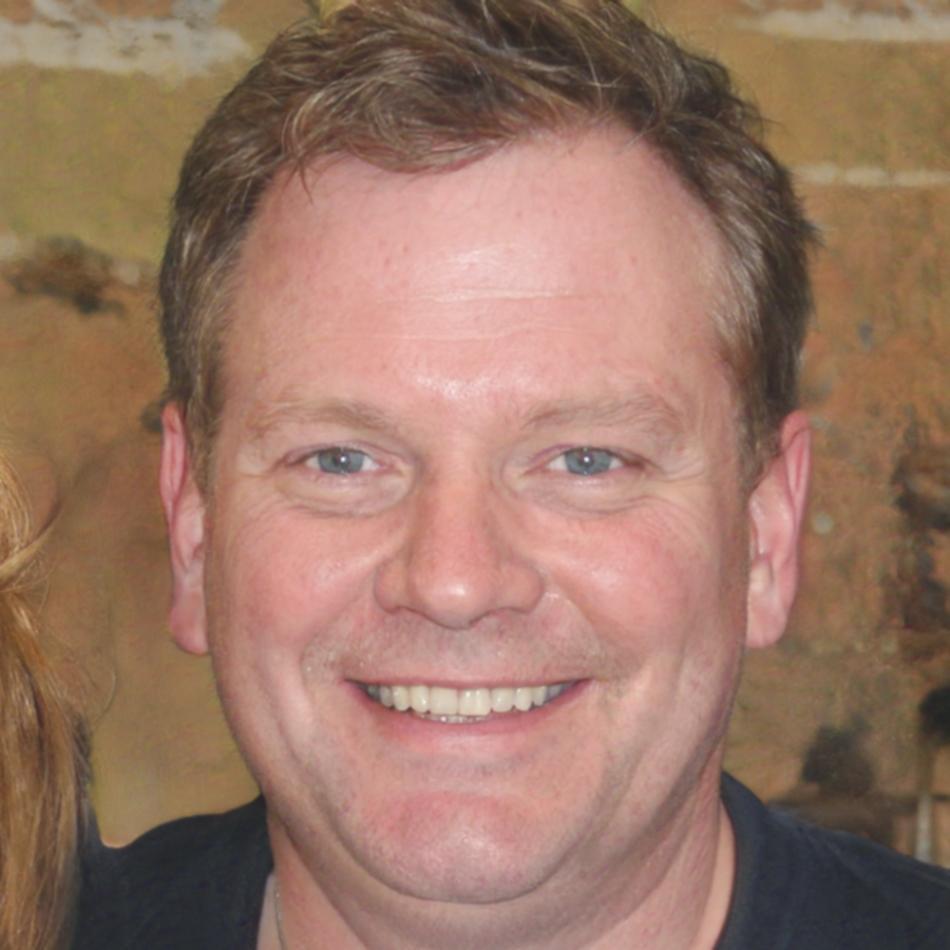 Miguel Herrera, Instructor Especializado en Análisis de Riesgo